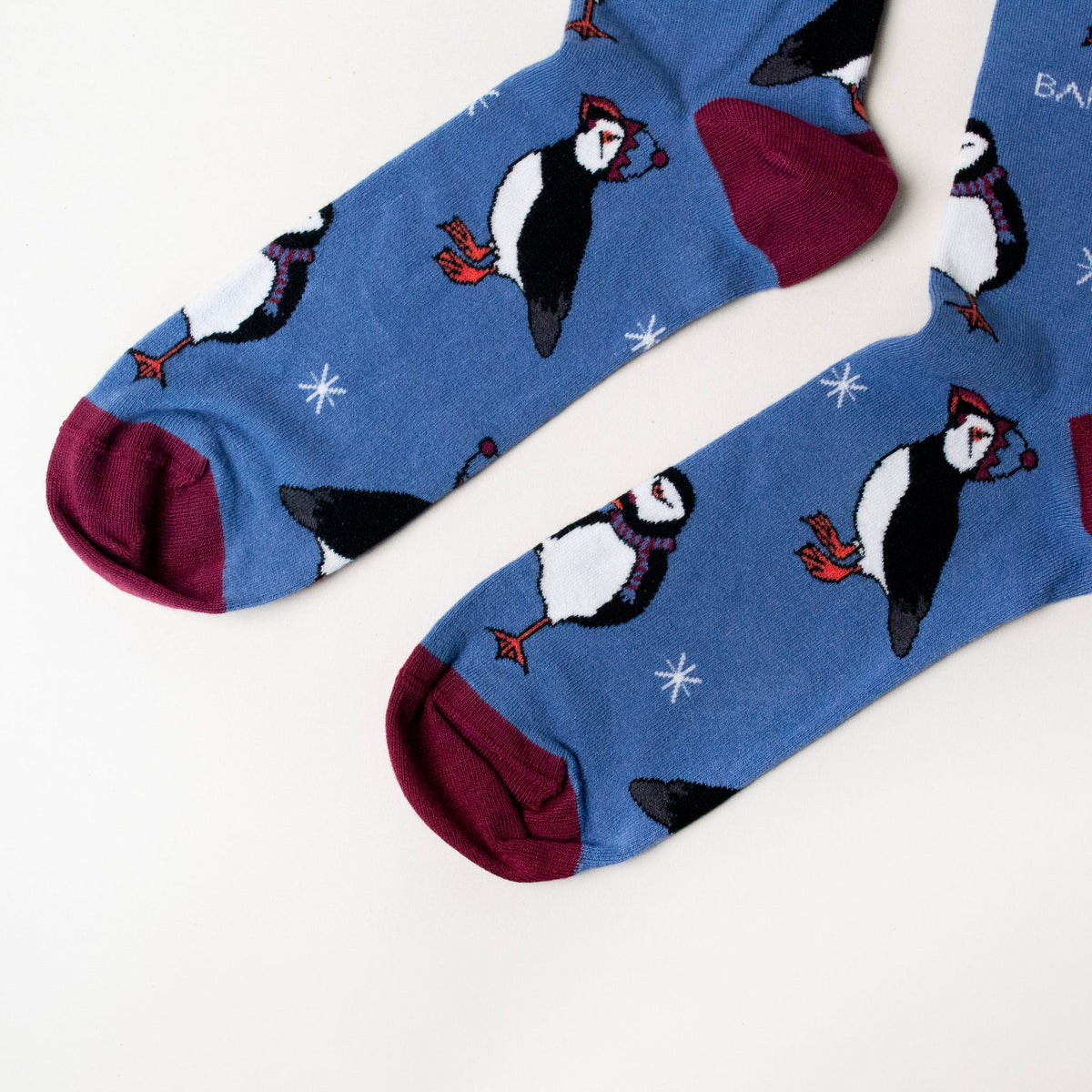 Bare Kind Adult Bamboo Socks - Christmas Puffin