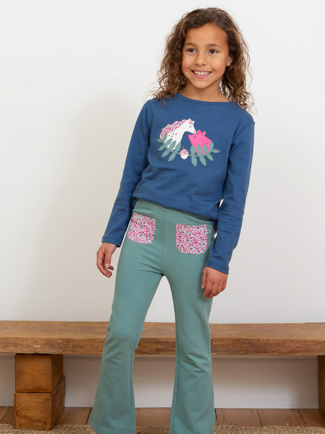 Kite T-Shirt Long Sleeve - Pig Pannage Navy