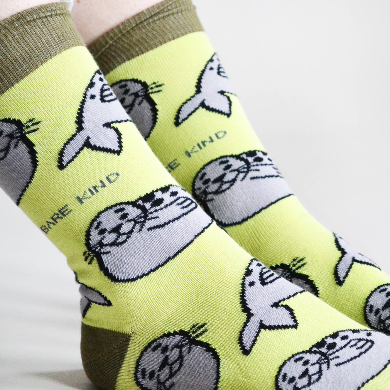 Summery Green Socks: Seals / Single Pair / UK Adult 7-11