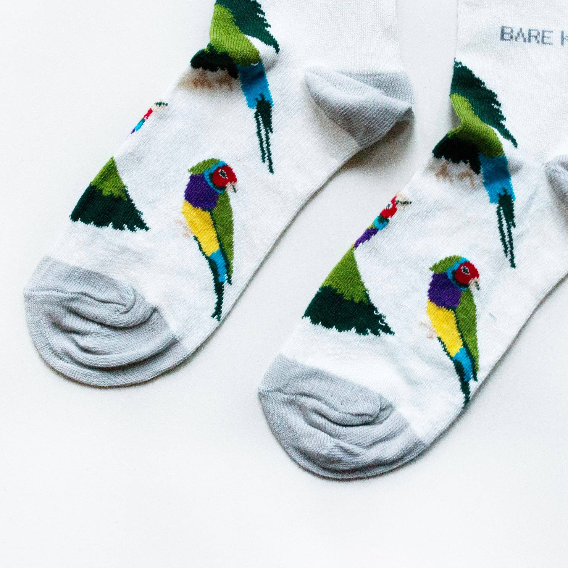 Australian Socks: Gouldian Finches / Single Pair / UK Adult 4-7