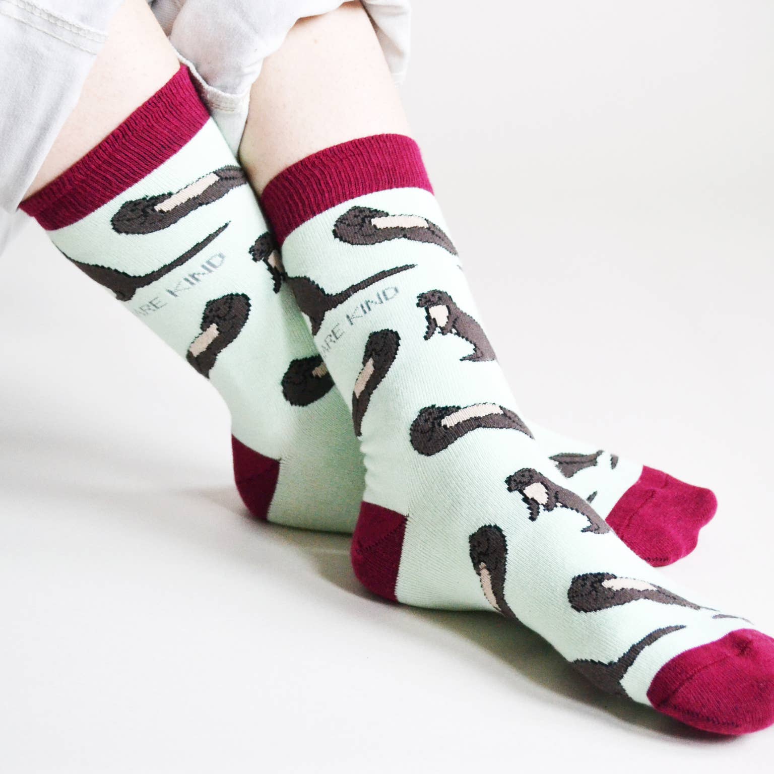 Pastel Green Socks: Otters / Single Pair / UK Adult 7-11