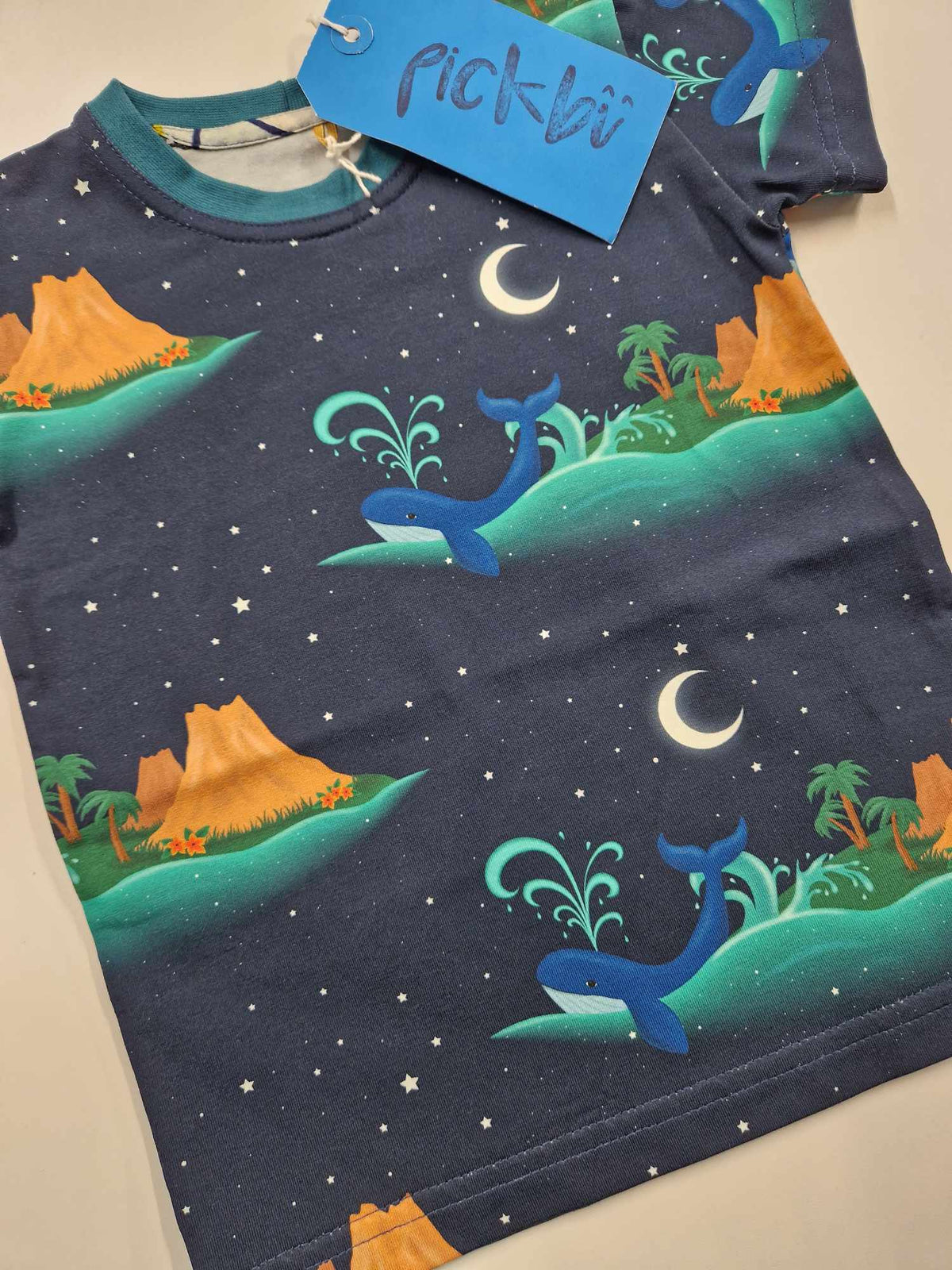 Pickbu T-Shirt Short Sleeve - Night Skies & Blue Whale