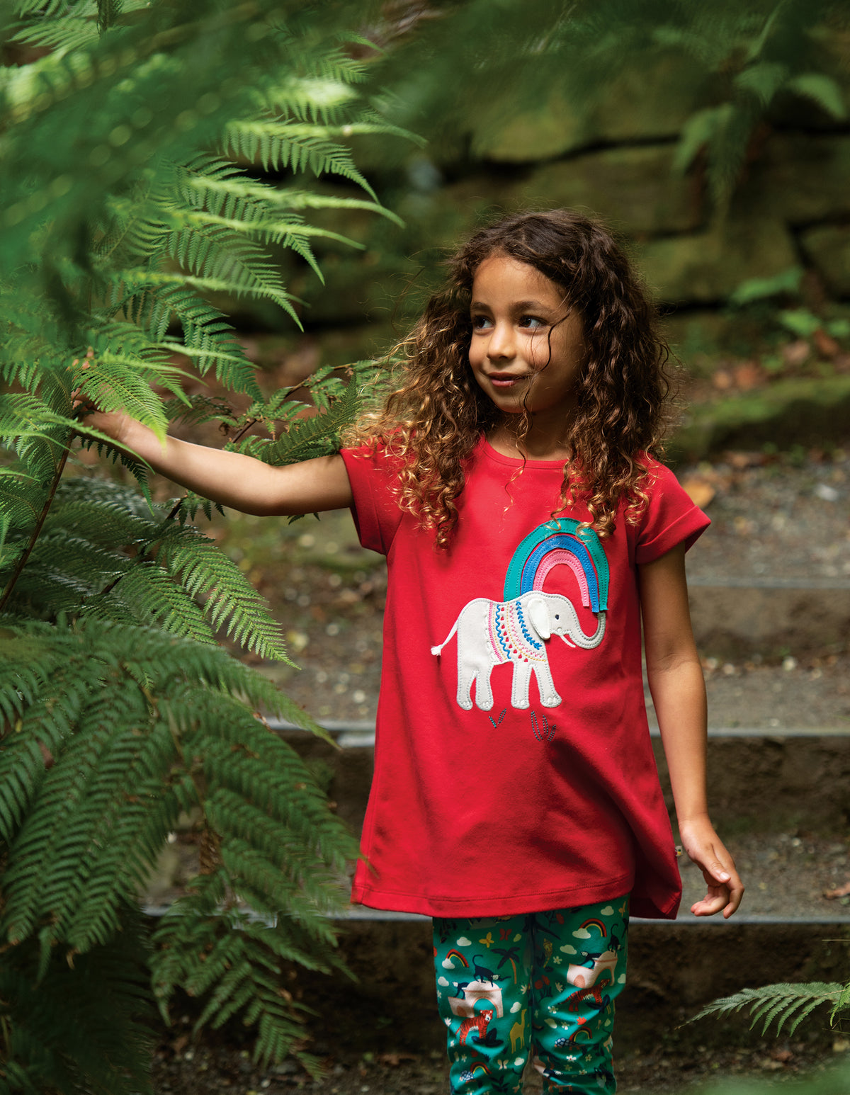 Frugi Sophie Top Short Sleeve - True Red/Elephant Applique